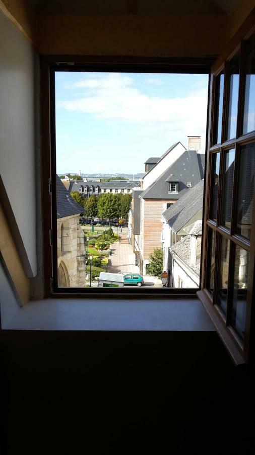 Le Saint Leonard...Il Est Orange Apartment Honfleur Exterior foto